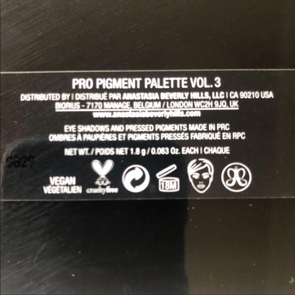 Limited Edition ABH Norvina Vol. 3 Palette - Picture 4 of 7